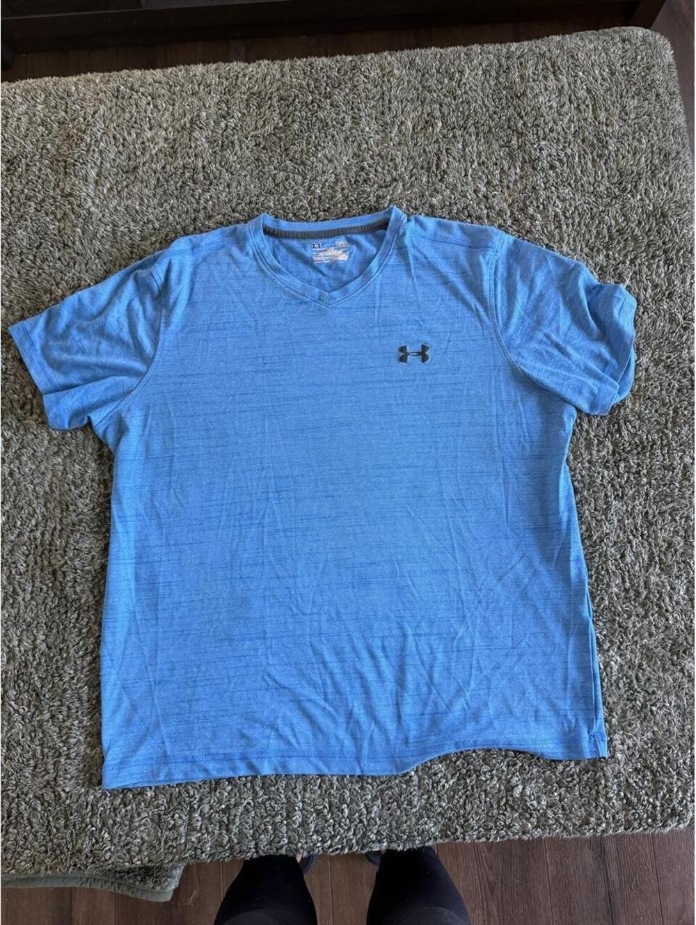 Under Armour Men's HeatGear Blue Short Sleeve Shirt LG